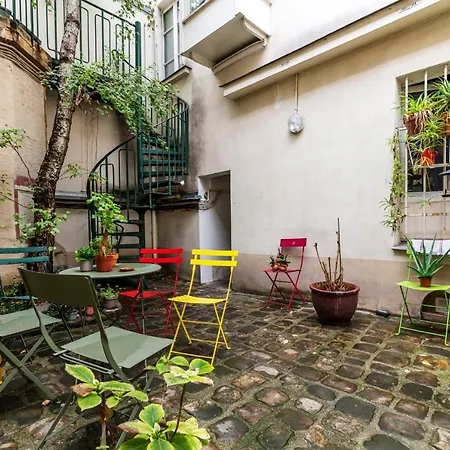 Veeve - Rustic Allure Parigi