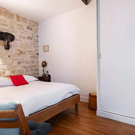Veeve - Rustic Allure Parigi